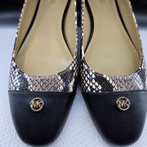 Michael Kors Brown and Snake Pattern Flats